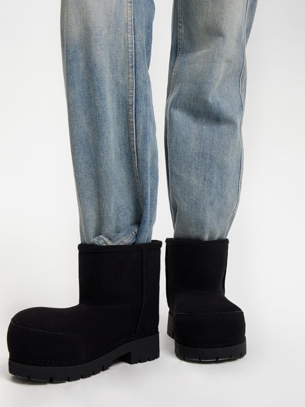 Women's Black Platform Winter Boots - Brand Unspecified